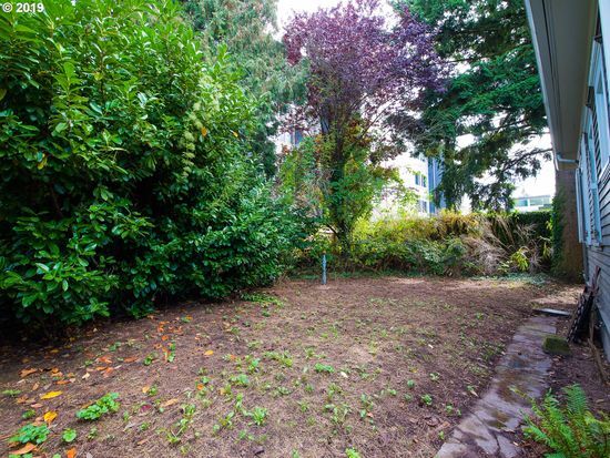 Building Photo - 1422 SE 34th Ave