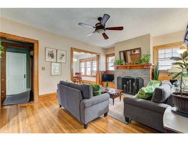 Building Photo - Gorgeous 6 Bedroom in Midway- June 2026 Mo...