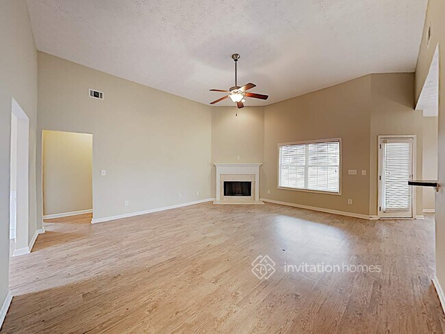 Building Photo - 201 Long Needle Dr