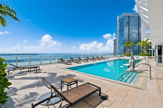 Rooftop Pool - 1300 Brickell Bay Dr