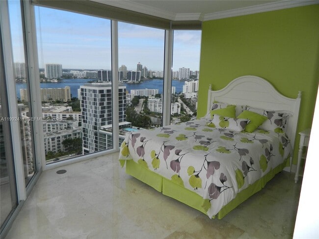 Building Photo - 17555 Collins Ave