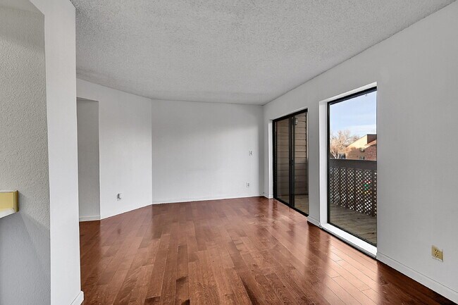 Building Photo - $1,495.00 - 1 Bedroom, 1 Bathroom Condo in Lakewood with Cozy Fireplace!