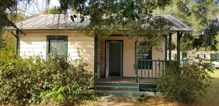 Building Photo - 2012 Husson Ave