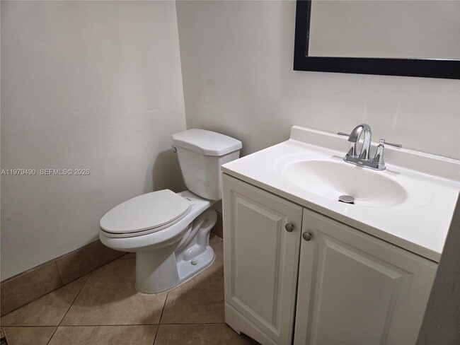 Building Photo - 6252 Highland Ct