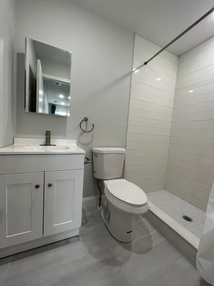 Building Photo - 106 S 42nd St