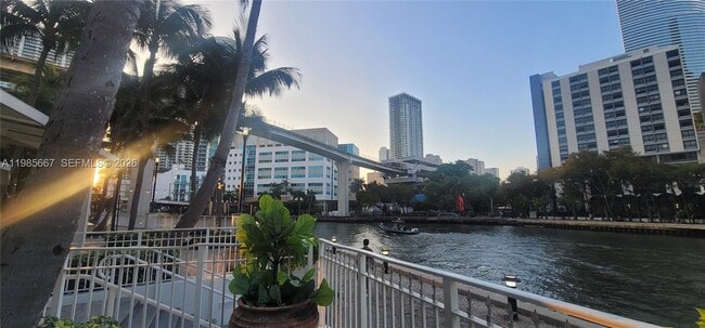 Building Photo - 31 SE 5th St