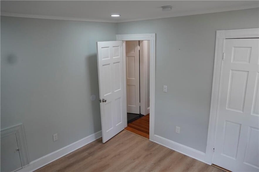Building Photo - 1358 Narragansett Blvd