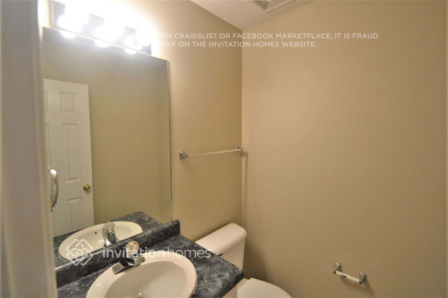Building Photo - 489 Lakewater Estates Dr