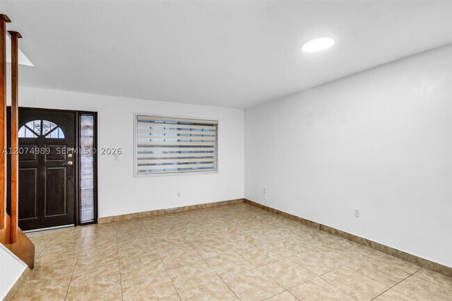 Building Photo - 627 W 68th St