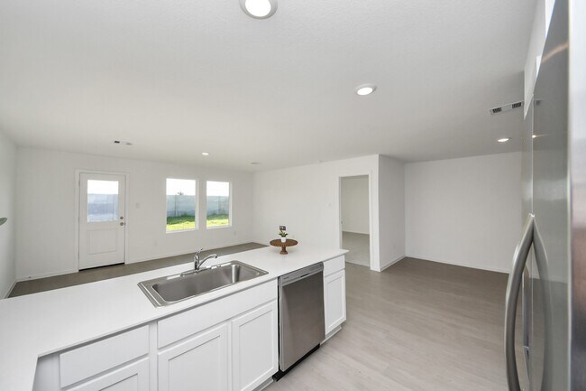 Building Photo - 6510 Linden Leaf Dr