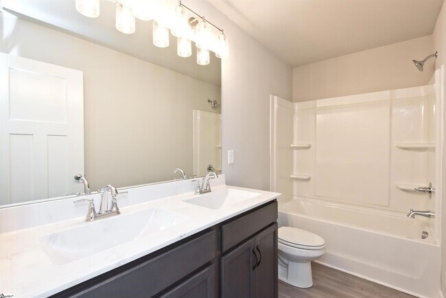 Building Photo - 100 Evergrace Wy