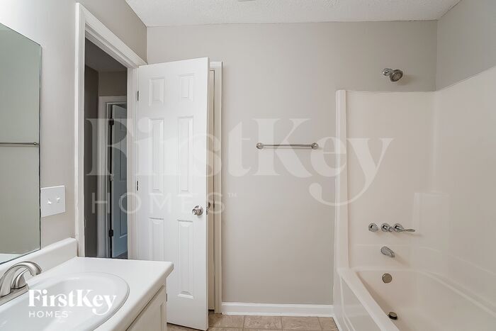 Building Photo - 618 Rocky Ridge Cir