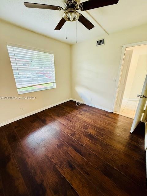 Building Photo - 10173 Twin Lakes Dr
