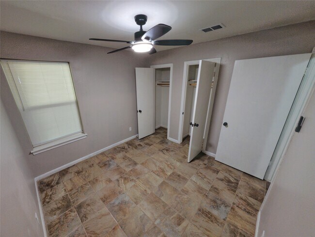 Building Photo - 4919 Connorvale Rd