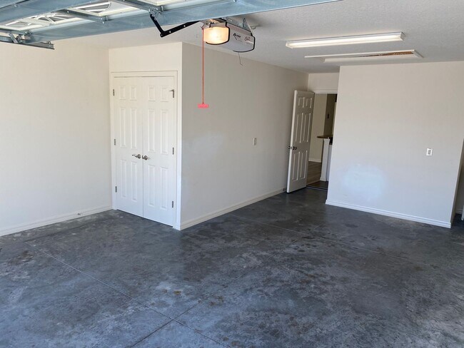 Building Photo - Resort Living in This UNFURNISHED Annual Rental in The Village of Fenny, Patio Villa, 2 bed, 2 bath.