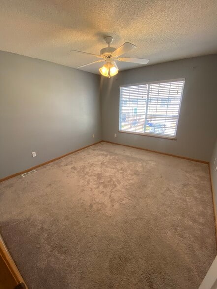 Building Photo - 1455 Easton Ln