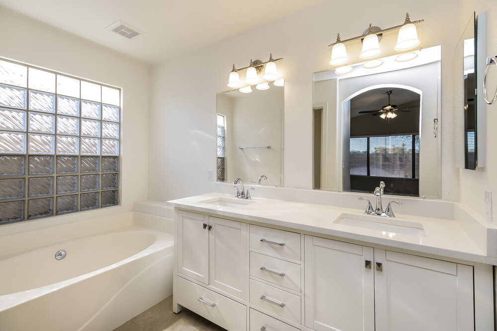 Building Photo - 1233 S Colonial Dr