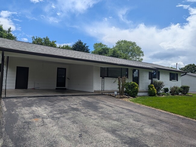 Building Photo - 11124 Farr Dr
