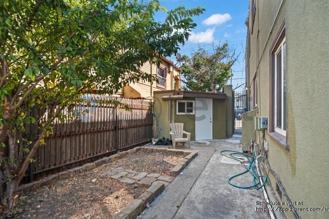 Building Photo - 908 40th St