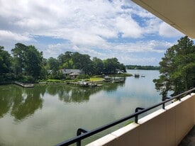 Building Photo - 7320 Glenroie Ave