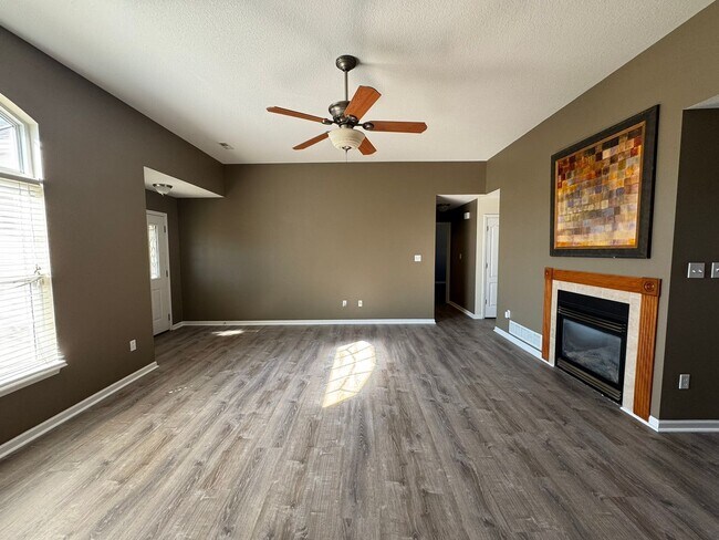 Building Photo - 2603 Oakfield Dr