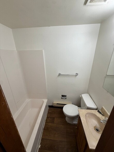 Building Photo - 1923 12th Ave N