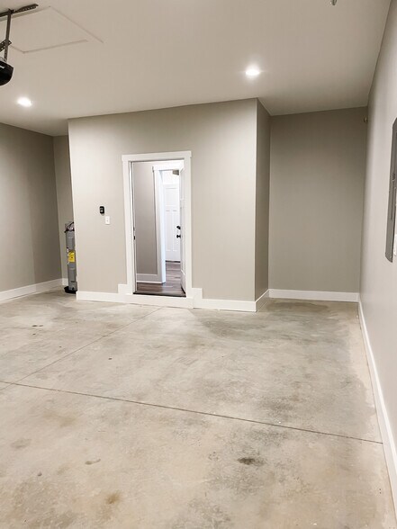 Garage with extra storage - 257 New Day Ln