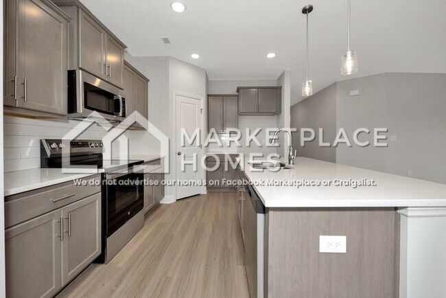 Building Photo - 113 Saylor Rose Dr