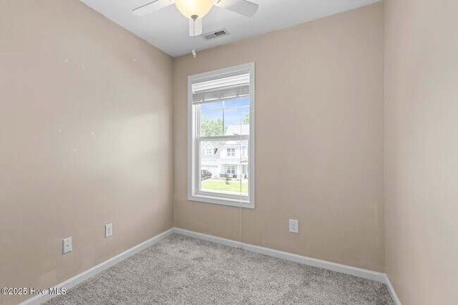 Building Photo - 4 Bedroom Home In Carolina Plantation!