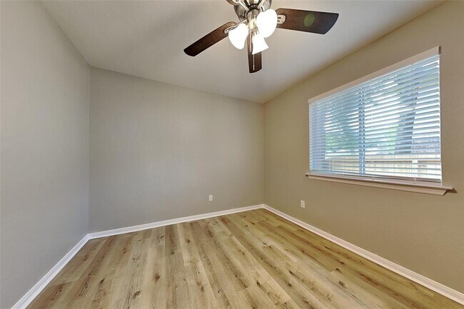 Building Photo - 22 Orchid Grove Pl