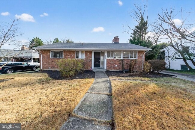 Building Photo - 6020 Cheshire Dr