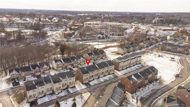 Building Photo - 620 Fairgate Drive