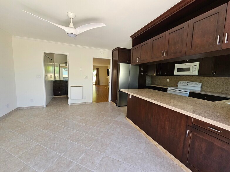 Kitchen looking interior - 1200 Opal St