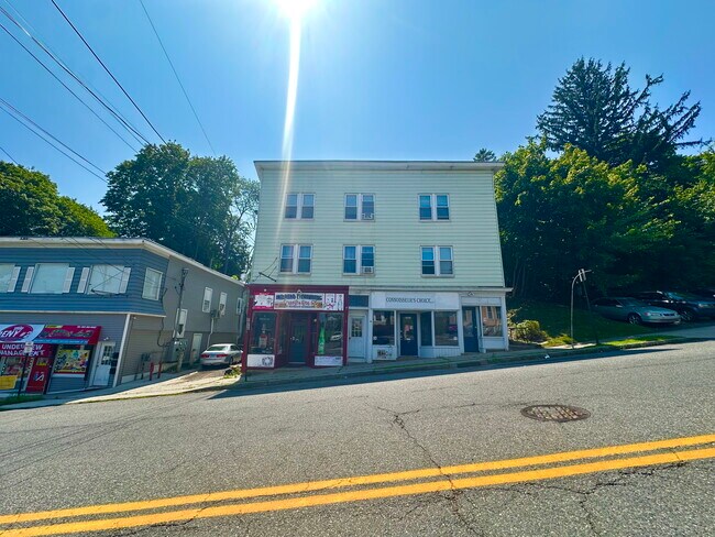 Building Photo - 1019 W Main St