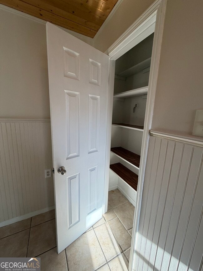 Building Photo - 508 Chateau Cir