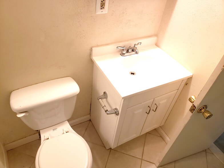 Building Photo - 721 142nd St