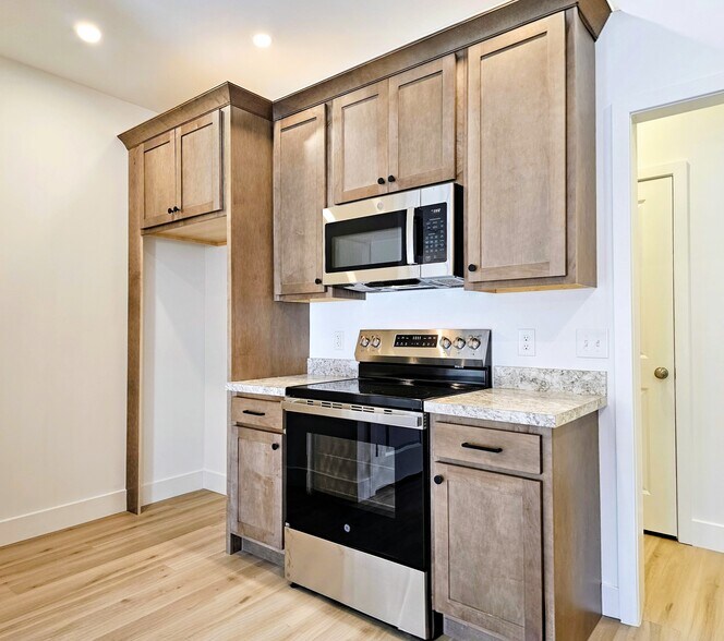 Building Photo - 398 Hensley St