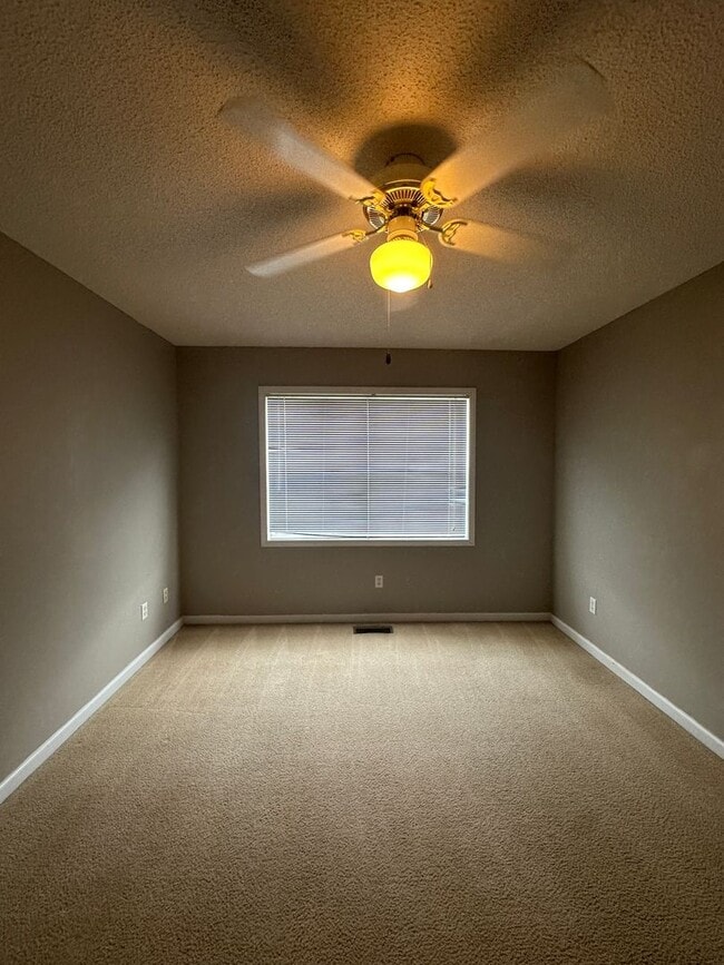 Building Photo - 206 Foxchase Ln