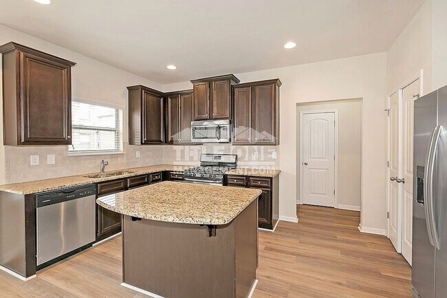Building Photo - Spacious 4BR House in Loganville