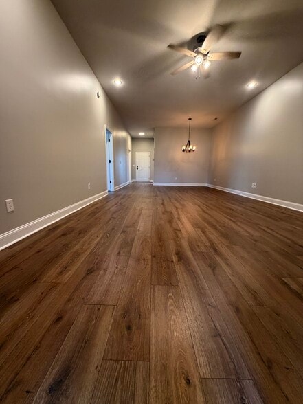 Building Photo - 452 Banyon Rd