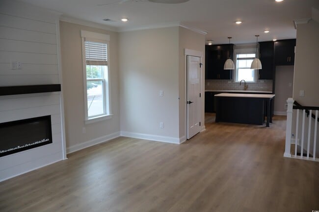Building Photo - 8459 Waltzing Waves Ct
