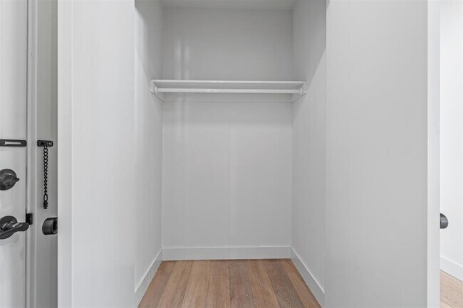 Building Photo - 293 Fairmount Ave