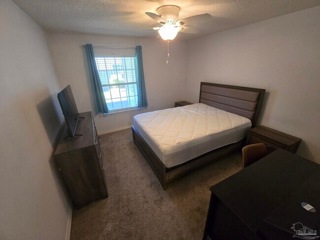 Building Photo - 9783 Cobblebrook Dr