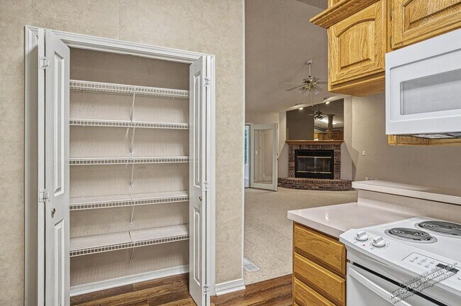 Building Photo - Spacious 3-Bedroom Home for Long-Term Lease in Hot Springs Village