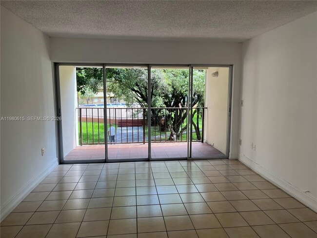 Building Photo - 9190 Fontainebleau Blvd