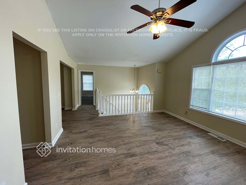 Building Photo - 6390 Harvester Cir