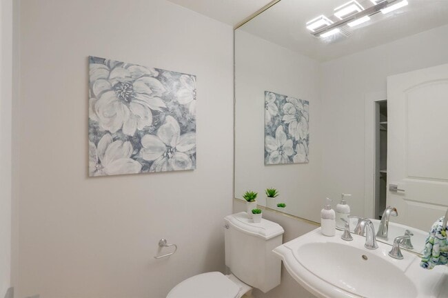 Building Photo - 545 Cassatt Way