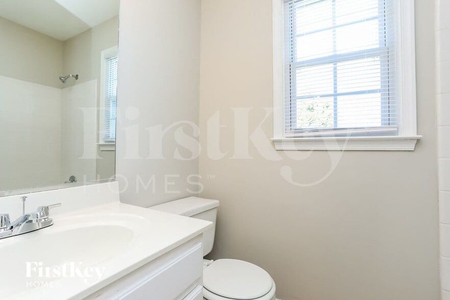 Building Photo - 4906 Riding Ridge Dr