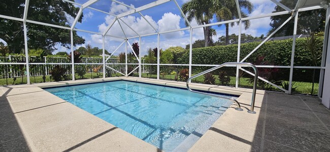Building Photo - 305 Brier Cir