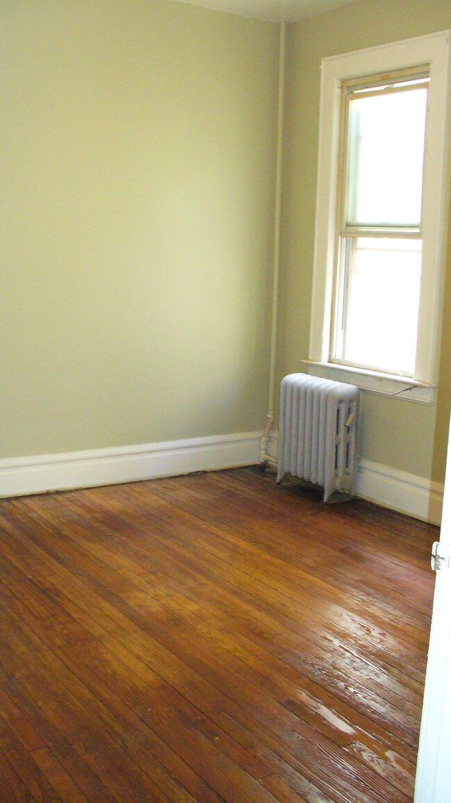 Building Photo - 5 Mapes Terrace